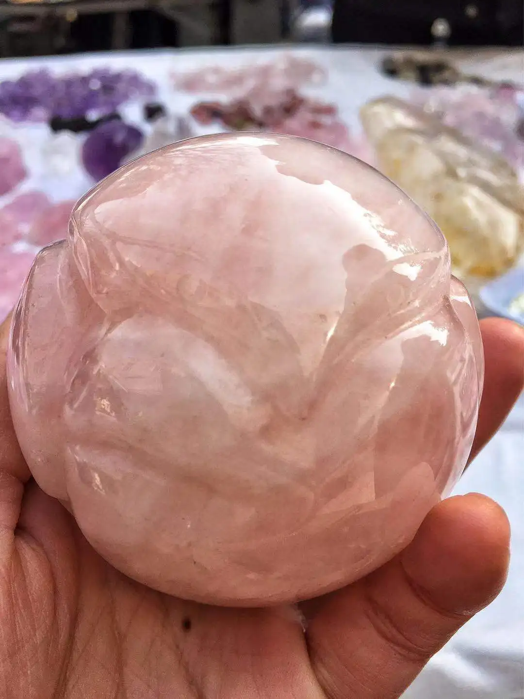 Natural crystal icing Powder crystal stone hand-carved pink big Spherical nine-tailed fox for ball decorations and playing
Natural crystal icing Powder crystal stone hand-carved pink big Spherical nine-tailed fox for ball decorations and playing