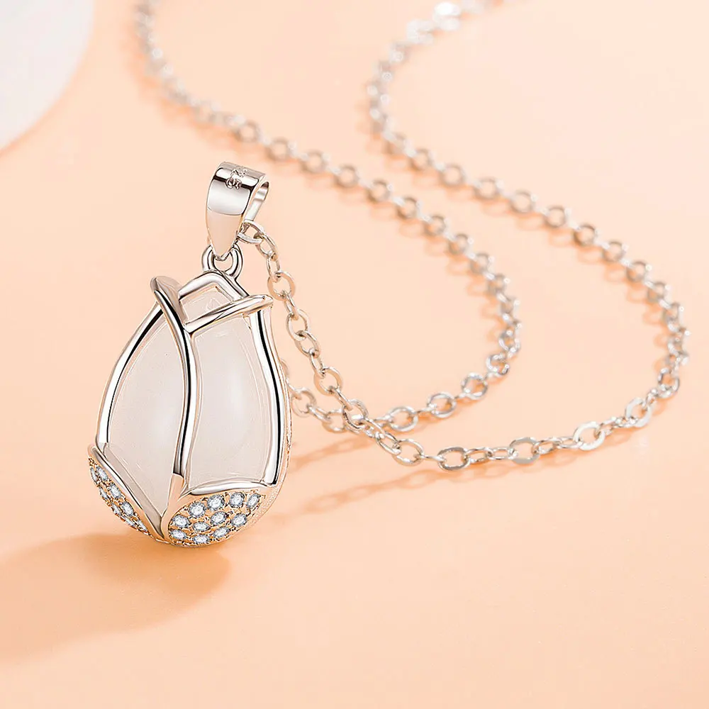 Silver Color Flower Necklace New Woman Fashion Gold Jewelry High Quality Opal Agate Drop Pendant Necklace Length 45CM
Silver Color Flower Necklace New Woman Fashion Gold Jewelry High Quality Opal Agate Drop Pendant Necklace Length 45CM