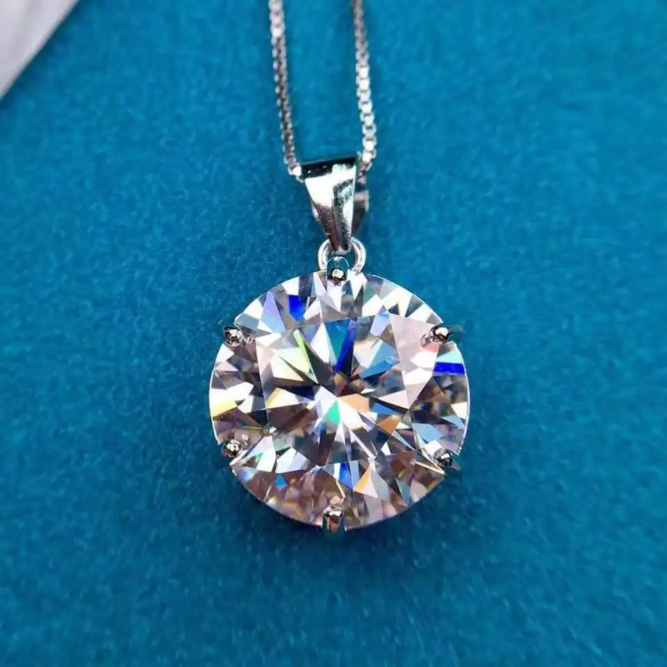 Domineering Moissan Diamond Pendant 10 Carat Large Diamond Hearts And Arrows Cut Inlaid Necklace Jewelry Accessories
Domineering Moissan Diamond Pendant 10 Carat Large Diamond Hearts And Arrows Cut Inlaid Necklace Jewelry Accessories