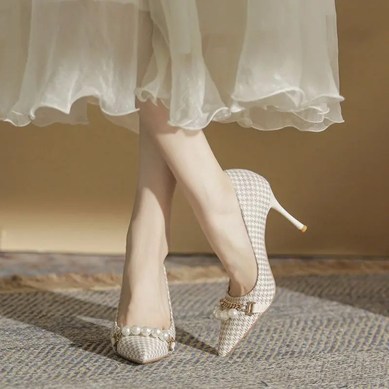 Leather High Heels Women's Spring Stiletto Heels 2022 New All-match Temperament Pearl Pointed Toe Small Fragrance Style Shoes
Leather High Heels Women's Spring Stiletto Heels 2022 New All-match Temperament Pearl Pointed Toe Small Fragrance Style Shoes
