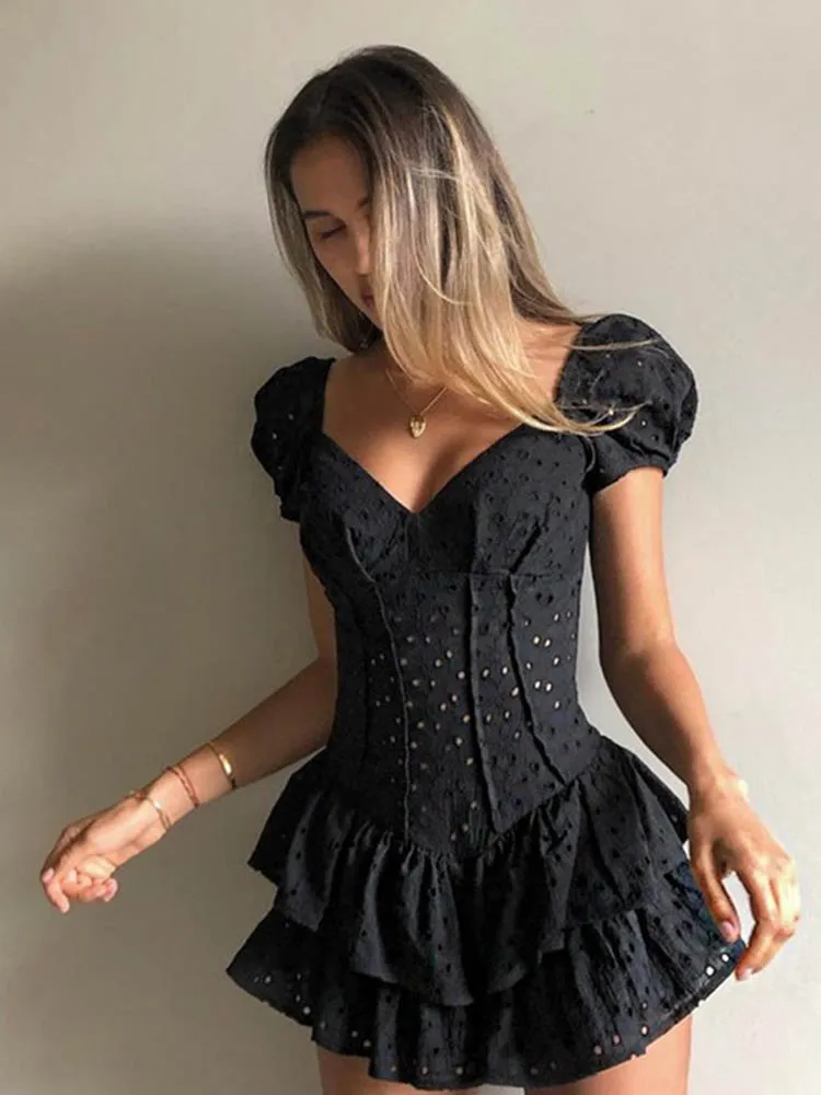 Fashion V Neck Ruffles Pleated Dress Women Puff Sleeve Chic Black Summer Dress Party Hollow Out Vintage Corset Ladies
Fashion V Neck Ruffles Pleated Dress Women Puff Sleeve Chic Black Summer Dress Party Hollow Out Vintage Corset Ladies