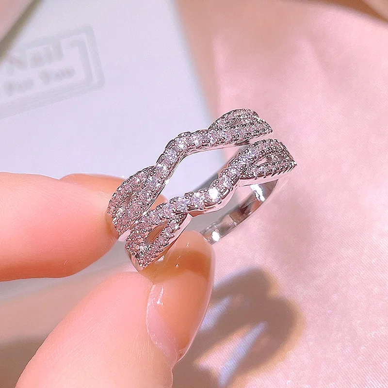Wholesale European Fashion Woman Double-deck Party Wedding Ring for Gift White Lucky OL AAA Zircon 925 Stamp Ring
Wholesale European Fashion Woman Double-deck Party Wedding Ring for Gift White Lucky OL AAA Zircon 925 Stamp Ring