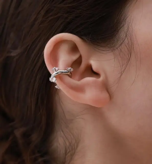 Timeless Wonder Glam Zirconia Geo Earcuff Clip Earrings for Women Designer Jewelry Kpop Trendy Simple Neat Rare Punk Black 3366
Timeless Wonder Glam Zirconia Geo Earcuff Clip Earrings for Women Designer Jewelry Kpop Trendy Simple Neat Rare Punk Black 3366