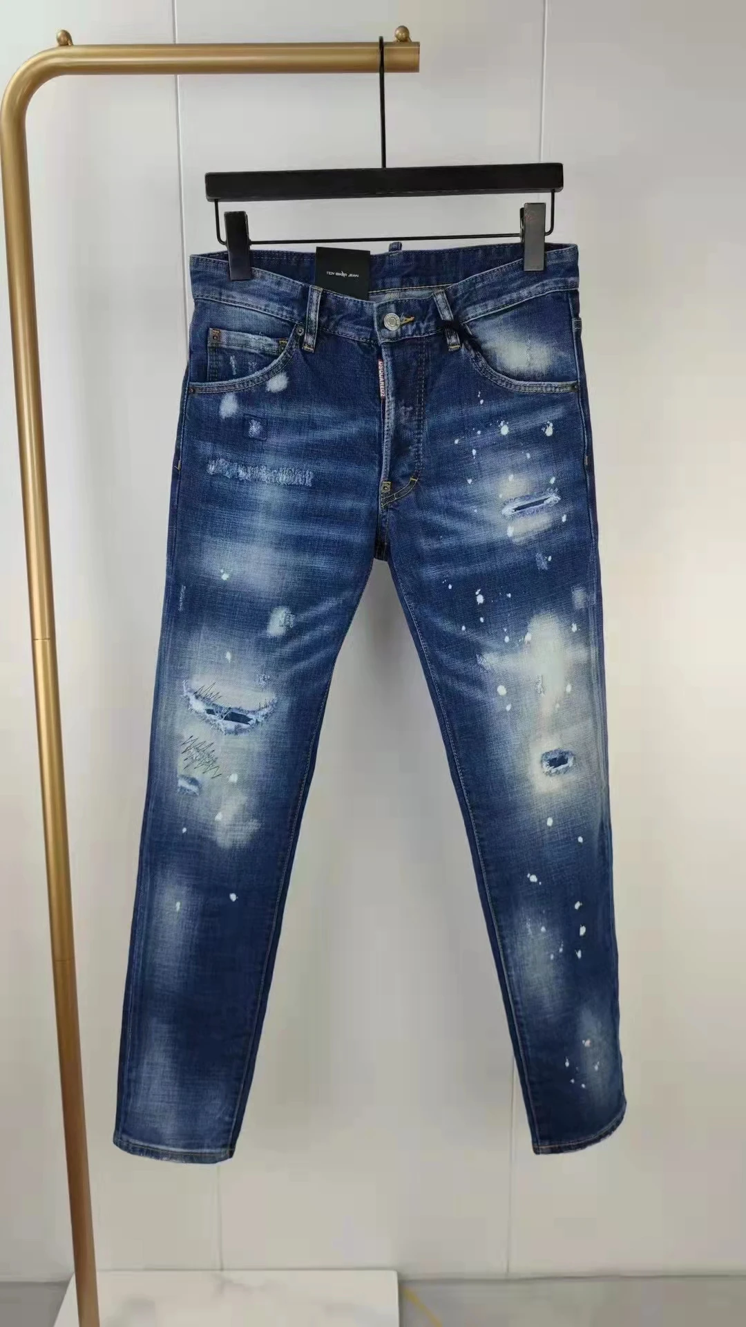 2022 New Fashion Brand Dsquared2 Men's Washed, Worn, Ripped, Lacquered Motorcycle Jeans N9616
2022 New Fashion Brand Dsquared2 Men's Washed, Worn, Ripped, Lacquered Motorcycle Jeans N9616