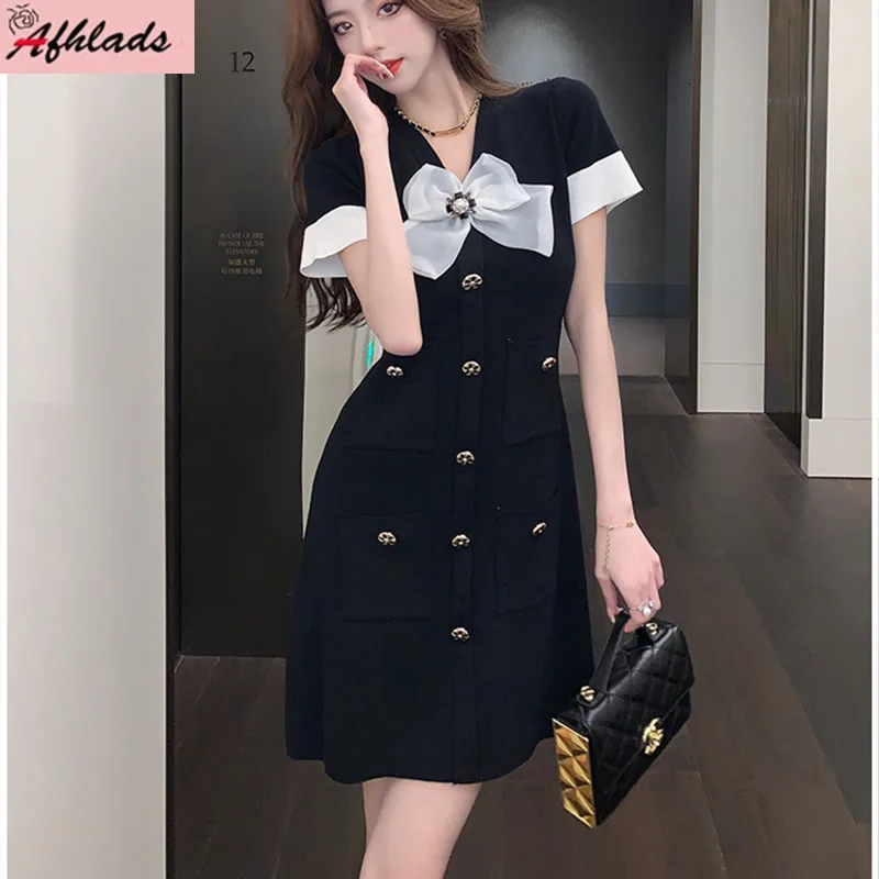 Summer New Small Fragrance Knitted Dress Design Bow Single Breasted Short Sleeve Office Lady Women's Clothing Mini Vestidos
Summer New Small Fragrance Knitted Dress Design Bow Single Breasted Short Sleeve Office Lady Women's Clothing Mini Vestidos