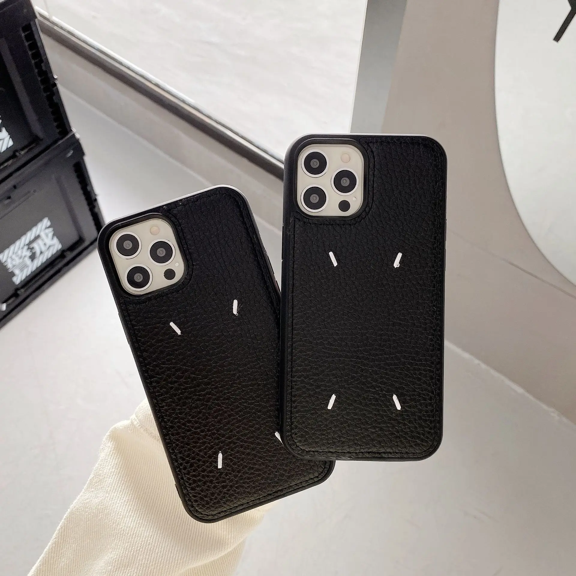 Fashion Luxury Business Shockproof Soft Silicone PU Leather Cell Phone Case for Iphone 11 Pro Max 12 Mini XR XS 8 X 7 Plus
Fashion Luxury Business Shockproof Soft Silicone PU Leather Cell Phone Case for Iphone 11 Pro Max 12 Mini XR XS 8 X 7 Plus