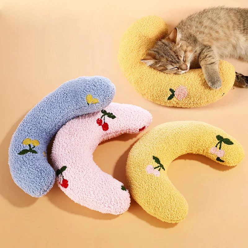 Pet Pillow Cute Kitty U-shaped Pillow Plush Doll for Cat Dog Neck Protector Soft Deep Sleep Small Animals Headrest Pet Supplies
Pet Pillow Cute Kitty U-shaped Pillow Plush Doll for Cat Dog Neck Protector Soft Deep Sleep Small Animals Headrest Pet Supplies