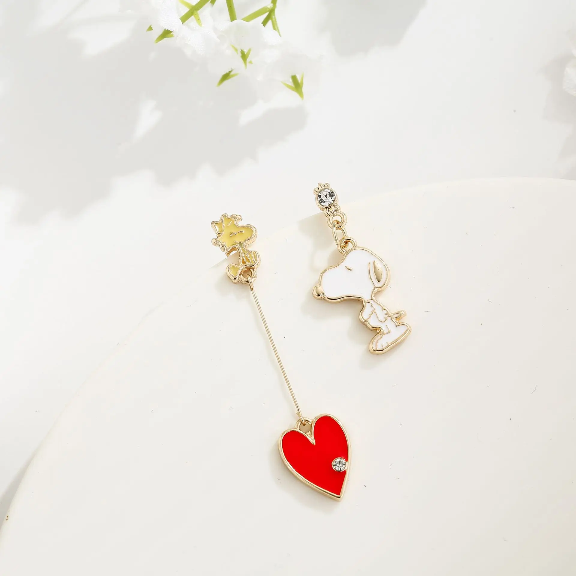 Snoopy Cartoon S925 Silver Needle Girl Earrings Cute Girl Heart Drop Glaze Love Asymmetric Earrings Personality Simple Earrings
Snoopy Cartoon S925 Silver Needle Girl Earrings Cute Girl Heart Drop Glaze Love Asymmetric Earrings Personality Simple Earrings
