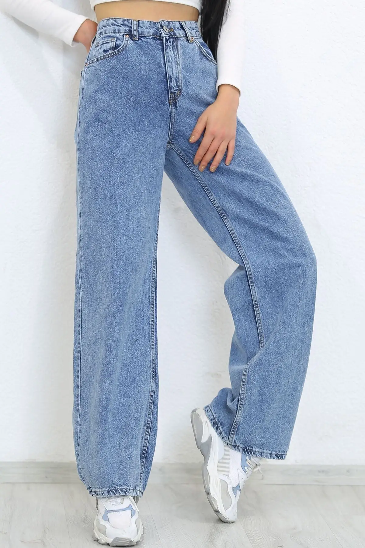 Свободные джинсы Paca Ice Blue-5831,392.
Свободные джинсы Paca Ice Blue-5831,392.