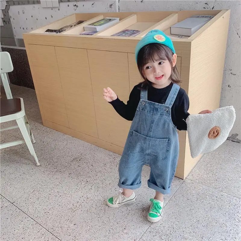 Детский джинсовый комбинезон до щиколотки, с подтяжками
Детский джинсовый комбинезон до щиколотки, с подтяжками