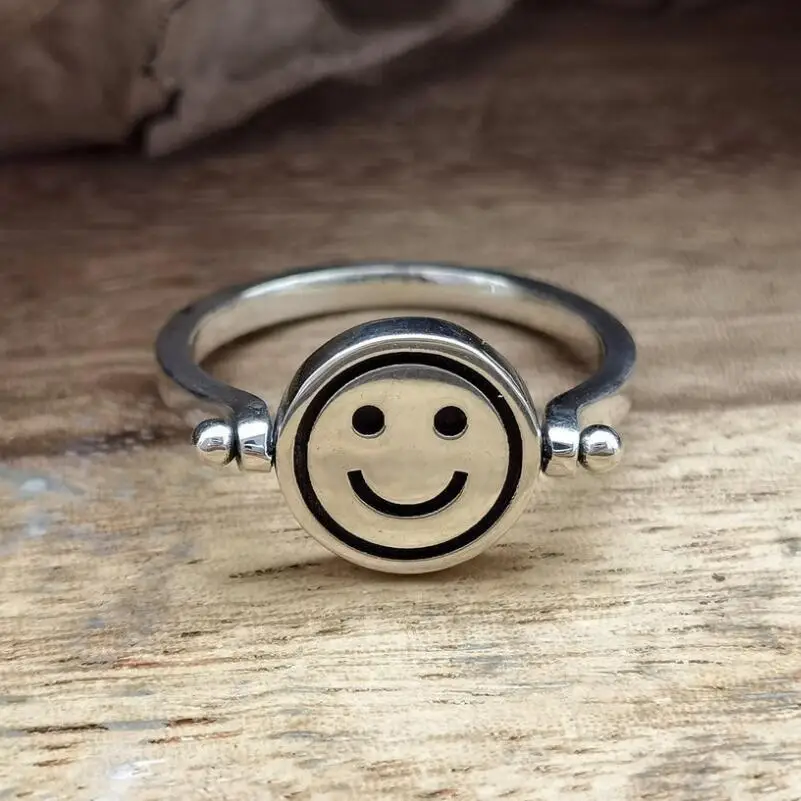 Jisensp Trendy Double-Faced Smiley Sad Face Rotating Ring Cartoon Anxiety Rings Anti-Stress Fidget Ring for Couples Women Rings
Jisensp Trendy Double-Faced Smiley Sad Face Rotating Ring Cartoon Anxiety Rings Anti-Stress Fidget Ring for Couples Women Rings