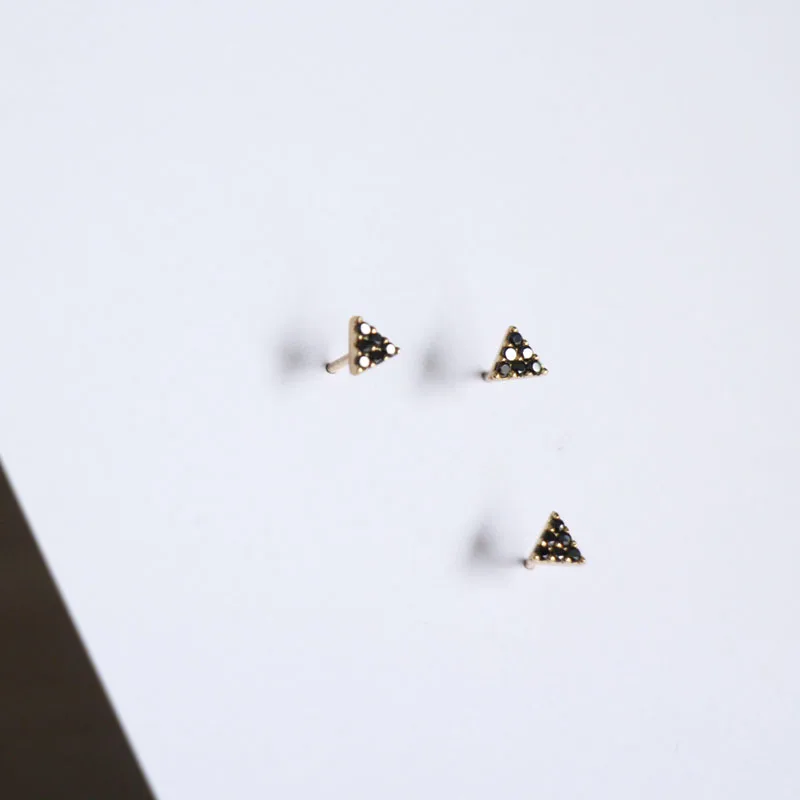 FINE GOLD/ 9k Solid Gold Triangular Geometry Black Crystal Stud Earring Mini Dainty Women Minimal Simple Style Gift Bridesmaid 
FINE GOLD/ 9k Solid Gold Triangular Geometry Black Crystal Stud Earring Mini Dainty Women Minimal Simple Style Gift Bridesmaid