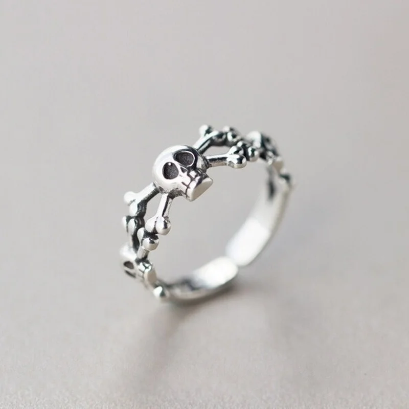 Fashion Domineering Men Ghost Head Skull Ring Retro Punk Motorcycle Ghost Ring Male Hip Hop Goth Rock Party Jewelry Wholesale
Fashion Domineering Men Ghost Head Skull Ring Retro Punk Motorcycle Ghost Ring Male Hip Hop Goth Rock Party Jewelry Wholesale