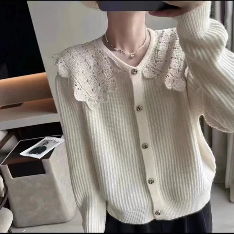 New Women's Wear Age Reducing Sweater Women's Splice Doll Neck Needle Weaver Girl Sweet and Fresh Autumn
New Women's Wear Age Reducing Sweater Women's Splice Doll Neck Needle Weaver Girl Sweet and Fresh Autumn
