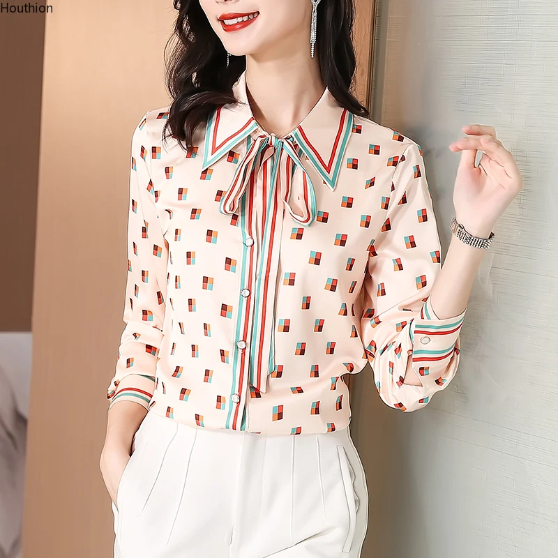 Satin Printing Women's Blouse Casual Girl's Shirt Summer Fashion Loose Long Sleeve Top Full Female Clothing Turn-down Collar
Satin Printing Women's Blouse Casual Girl's Shirt Summer Fashion Loose Long Sleeve Top Full Female Clothing Turn-down Collar