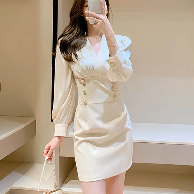 New Fashion 2023 Women Spring Long Sleeve Ruched Solid Color Chiffon Spliced Pearls Button Elegant party Dress
New Fashion 2023 Women Spring Long Sleeve Ruched Solid Color Chiffon Spliced Pearls Button Elegant party Dress