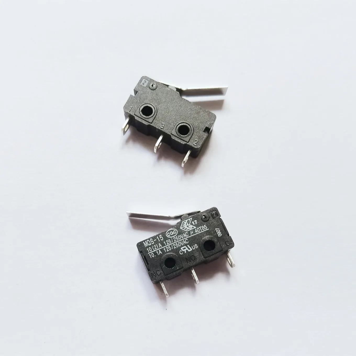 Оригинальный новый 100% MQS-15, большой кулисный микропереключатель, один нормально разомкнутый 10,1 А
Оригинальный новый 100% MQS-15, большой кулисный микропереключатель, один нормально разомкнутый 10,1 А