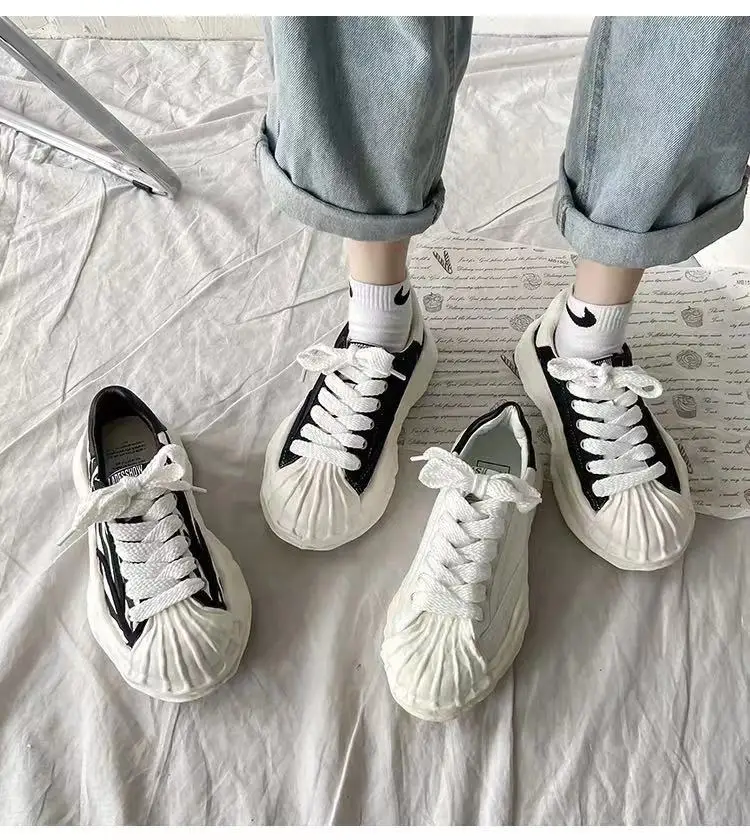 Spring Rise Wide White Alien Sole Sneakers Fashion Women Shoes Girl Ladies Casual Female Design Brand Ladies Canvas Shoes 2021
Spring Rise Wide White Alien Sole Sneakers Fashion Women Shoes Girl Ladies Casual Female Design Brand Ladies Canvas Shoes 2021