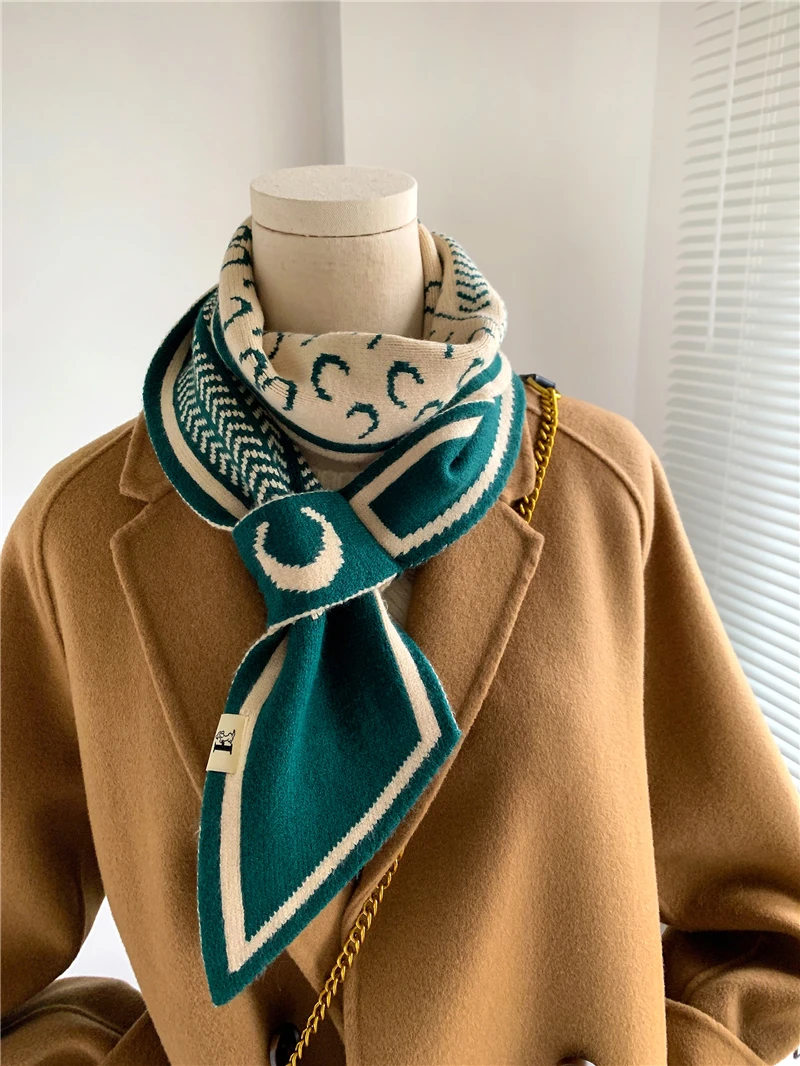 2022 New Luxury Warm Neckercheif Women Letter Print Elegant Neckerchief Cashmere Skinny Scarves Foulard Female Designer Bufanda
2022 New Luxury Warm Neckercheif Women Letter Print Elegant Neckerchief Cashmere Skinny Scarves Foulard Female Designer Bufanda