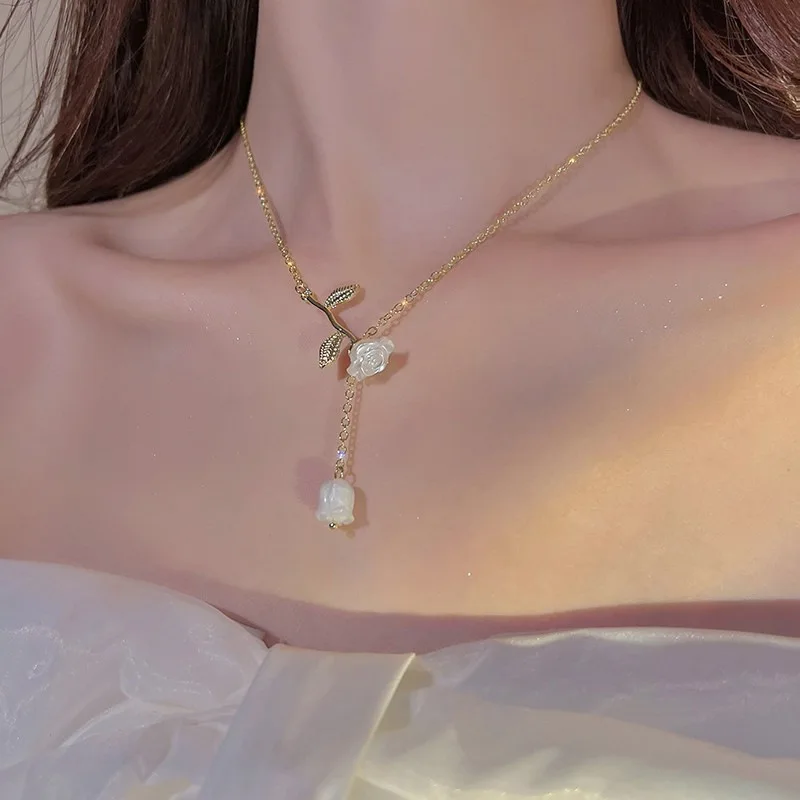 New Pearl Rose Flower Tassel Golden Pendant Necklace For Women Personality Fashion Necklace Wedding Jewelry Birthday Gifts
New Pearl Rose Flower Tassel Golden Pendant Necklace For Women Personality Fashion Necklace Wedding Jewelry Birthday Gifts
