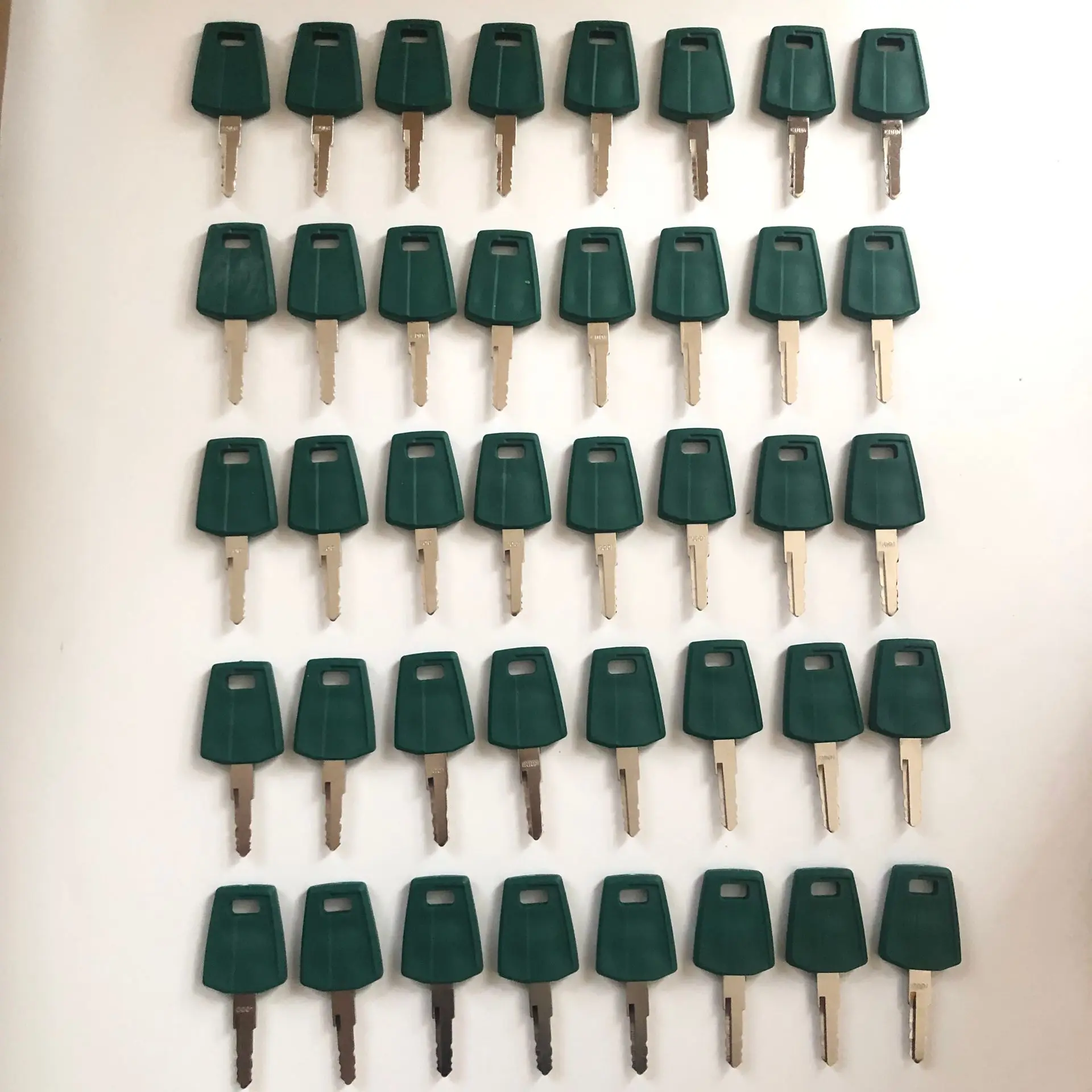 40 шт. C001 ключ для Volvo F Series колесный погрузчик, экскаватор ключ зажигания 11444208
40 шт. C001 ключ для Volvo F Series колесный погрузчик, экскаватор ключ зажигания 11444208