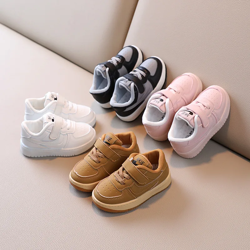 Spring Autumn New Children's Sports Shoes Boys' Leather Board Shoes Girls' Soft Soled First Walking Shoes Baby White Shoes
Spring Autumn New Children's Sports Shoes Boys' Leather Board Shoes Girls' Soft Soled First Walking Shoes Baby White Shoes