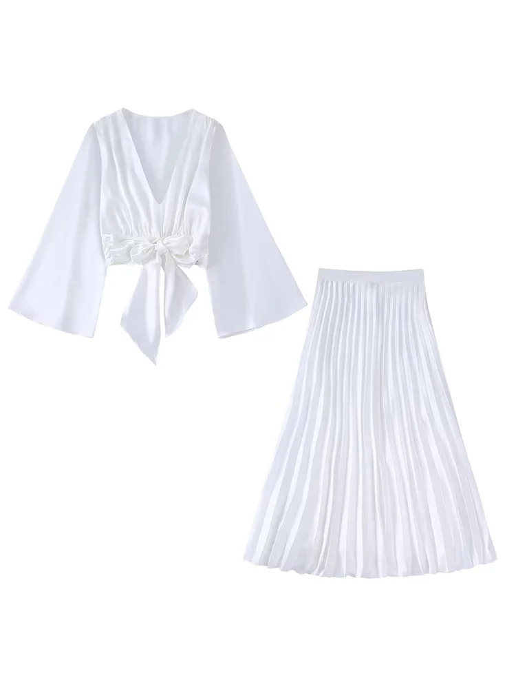 ZAA women's fashion new pleated bow textured top V-neck slim short flared sleeves fashion design all-match top + pants
ZAA women's fashion new pleated bow textured top V-neck slim short flared sleeves fashion design all-match top + pants