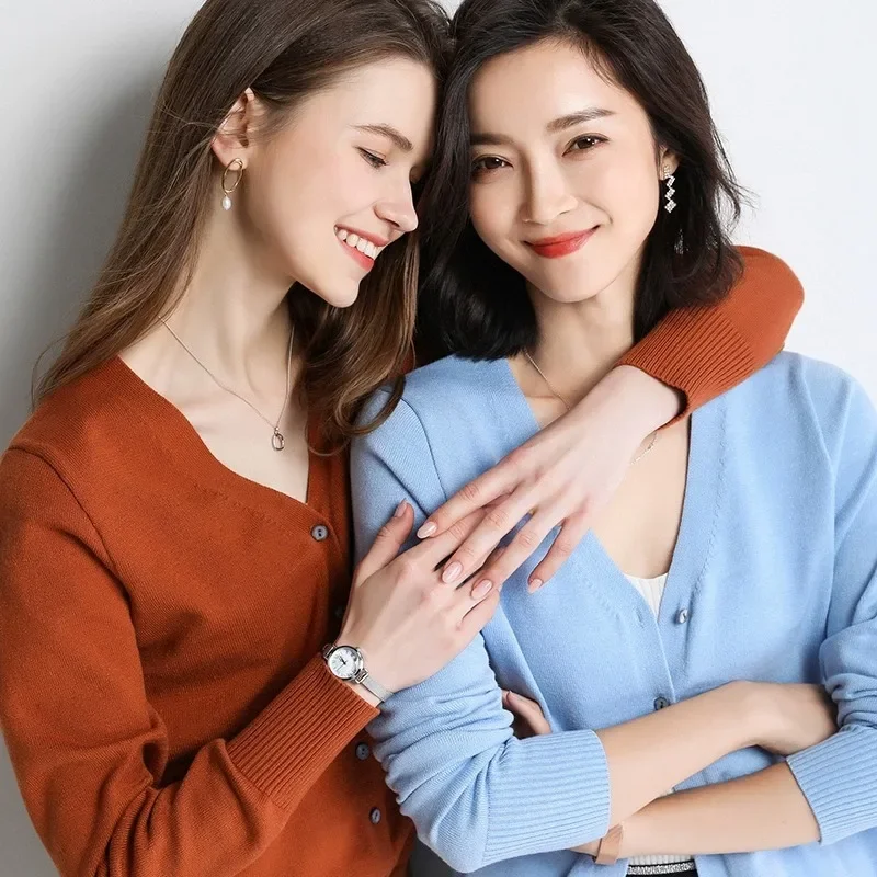 Fashion Commuter Women's Cardigan Sweater V-neck Knitted Loose Jacket Women's Solid Colour Long Sleeve Peplum Knitted Top
Fashion Commuter Women's Cardigan Sweater V-neck Knitted Loose Jacket Women's Solid Colour Long Sleeve Peplum Knitted Top