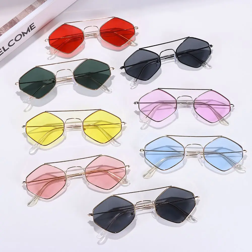 Polygonal Double Beam Sunglasses Metal Small Frame Female Shades Women Vintage Brand Design UV400 Protection Street Sun Glasses
Polygonal Double Beam Sunglasses Metal Small Frame Female Shades Women Vintage Brand Design UV400 Protection Street Sun Glasses