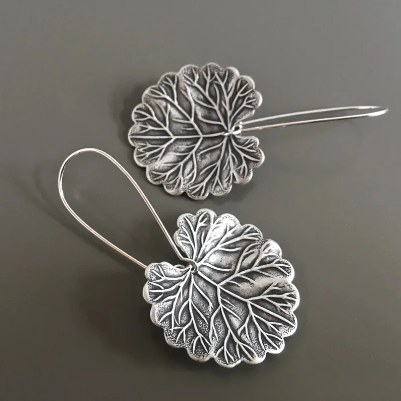 Vintage Handmade Carved Leaf Drop Earrings Ethnic Antique Silver Color Metal Women Earrings Brincos 202w Trendy Wedding Jewelry
Vintage Handmade Carved Leaf Drop Earrings Ethnic Antique Silver Color Metal Women Earrings Brincos 202w Trendy Wedding Jewelry