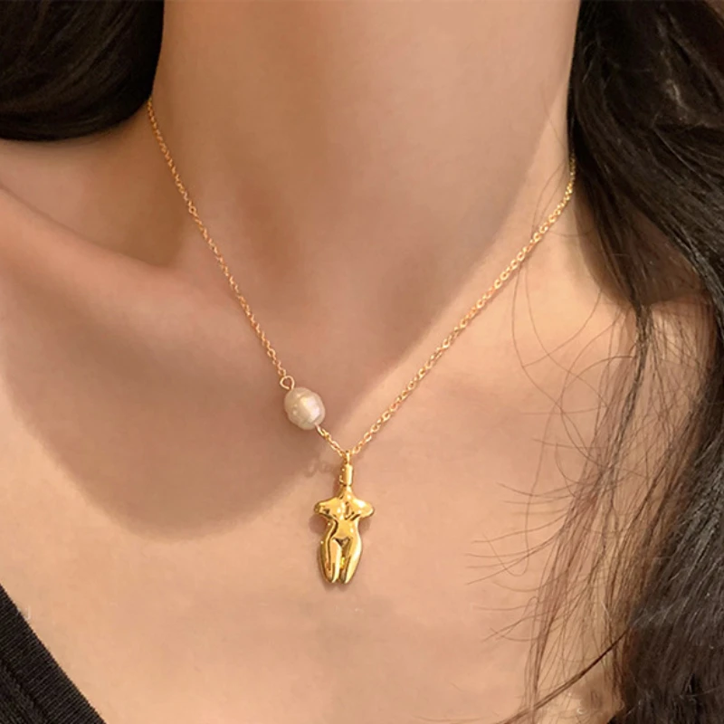 U-Magical Minimalist Golden Metal Man Pendant Necklace for Women Fashion Asymmetric Baroque Genuine Pearl Necklace Jewellery
U-Magical Minimalist Golden Metal Man Pendant Necklace for Women Fashion Asymmetric Baroque Genuine Pearl Necklace Jewellery