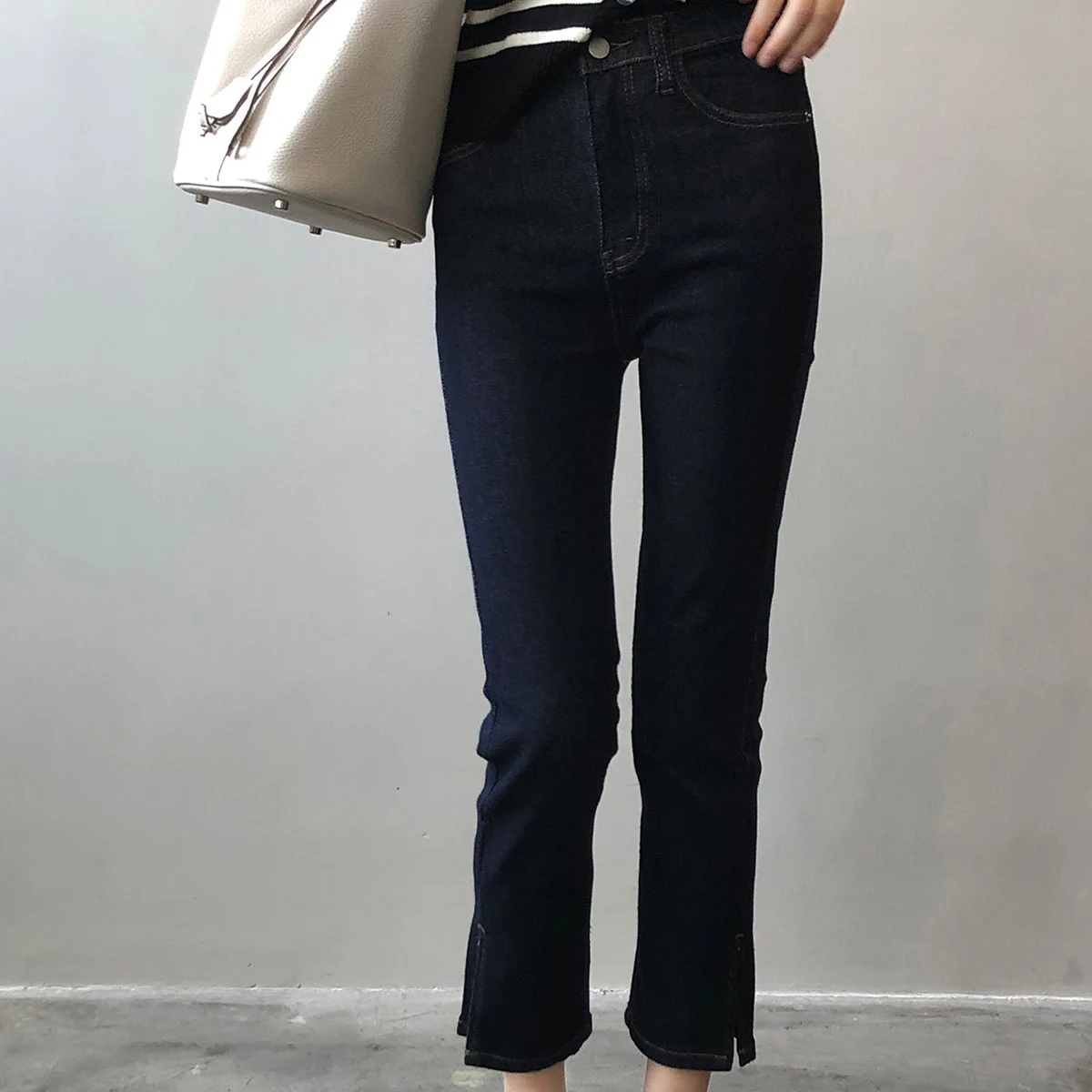 2022 Fall Women's Jeans Ankle-Length Korean Fashion Elastic Split Straight Leg Retro Thin Leggings Pants Female Clothing G2507
2022 Fall Women's Jeans Ankle-Length Korean Fashion Elastic Split Straight Leg Retro Thin Leggings Pants Female Clothing G2507