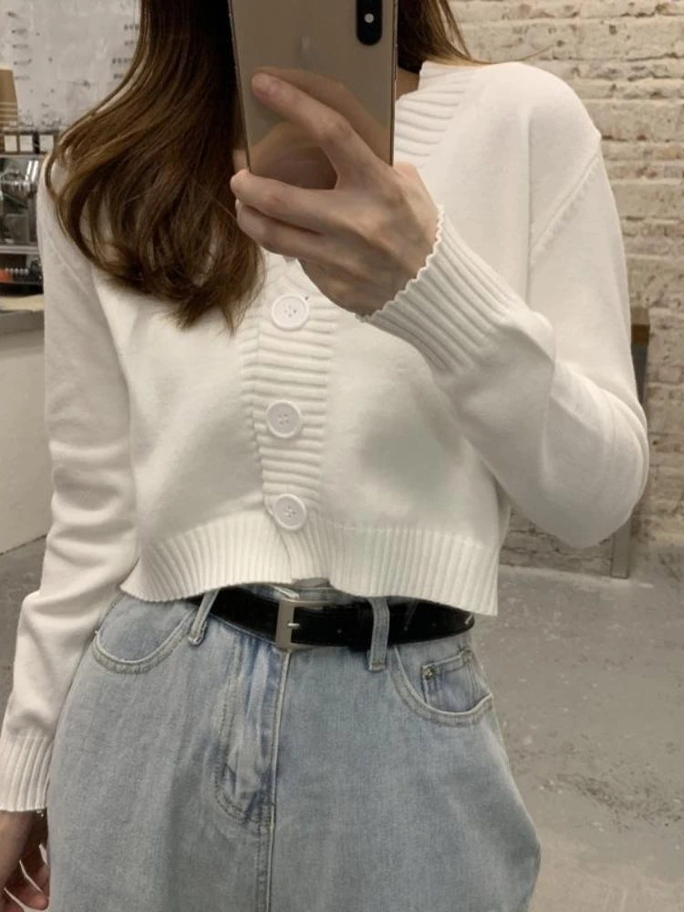 Cardigan for Women Button V-neck Pullover Tops Women's Sweater Fall Winter Outer Solid Color Cardigan Long-sleeved Short Knitted
Cardigan for Women Button V-neck Pullover Tops Women's Sweater Fall Winter Outer Solid Color Cardigan Long-sleeved Short Knitted
