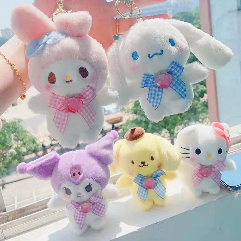Мультяшный плюшевый брелок для ключей Kuromi My Melody Hello Kitty Cinnamoroll сумка подвесные игрушки милый плюшевый брелок для ключей аксессуары для кукол ... 
Мультяшный плюшевый брелок для ключей Kuromi My Melody Hello Kitty Cinnamoroll сумка подвесные игрушки милый плюшевый брелок для ключей аксессуары для кукол ...