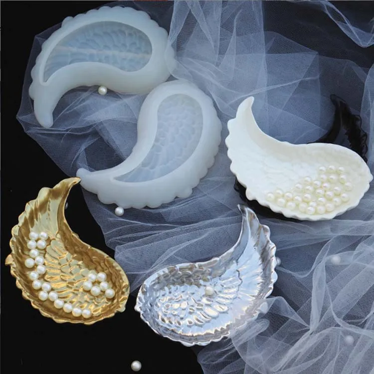 Diy Crystal Drops Glue Wings Silicone Mold Crystal Ab Glue Feather Wings European Dish Plate Silicone Mold
Diy Crystal Drops Glue Wings Silicone Mold Crystal Ab Glue Feather Wings European Dish Plate Silicone Mold