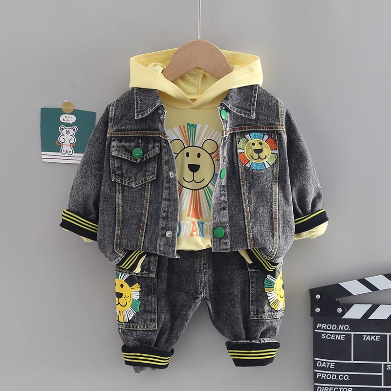Children's denim suit baby boys clothes cartoon lion print long sleeve 3pcs set 1-5 year old boy new spring autumn leisure suit
Children's denim suit baby boys clothes cartoon lion print long sleeve 3pcs set 1-5 year old boy new spring autumn leisure suit