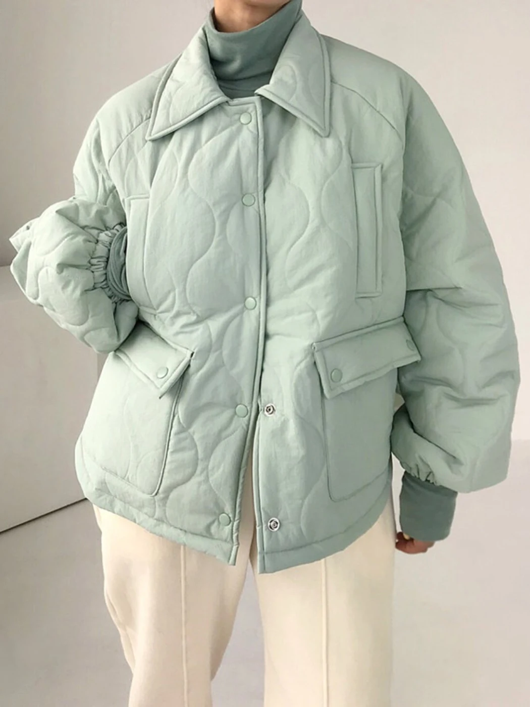 2022 Fashion Women Loose Coat Winter Autumn Simple Casual Single Breasted Solid Lantern Sleeve Pocket Quilted Jacket Parkas
2022 Fashion Women Loose Coat Winter Autumn Simple Casual Single Breasted Solid Lantern Sleeve Pocket Quilted Jacket Parkas