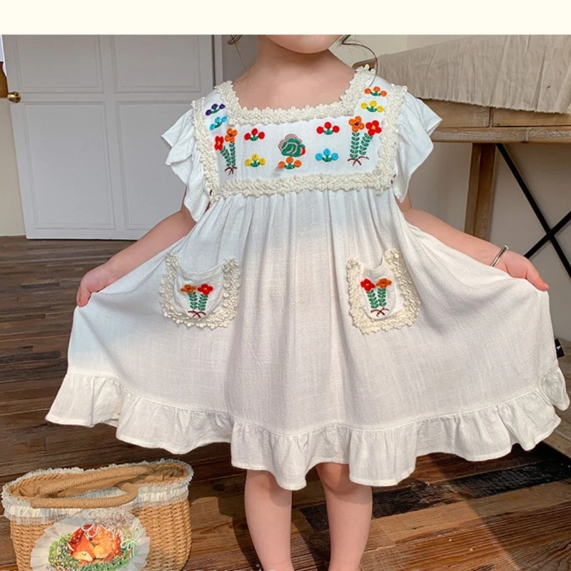 New Summer Girls Retro Forest Department Leisure Sweet Flower Embroidered Flying Sleeve Princess Dress 2-6 Year Old Girls' Skirt
New Summer Girls Retro Forest Department Leisure Sweet Flower Embroidered Flying Sleeve Princess Dress 2-6 Year Old Girls' Skirt