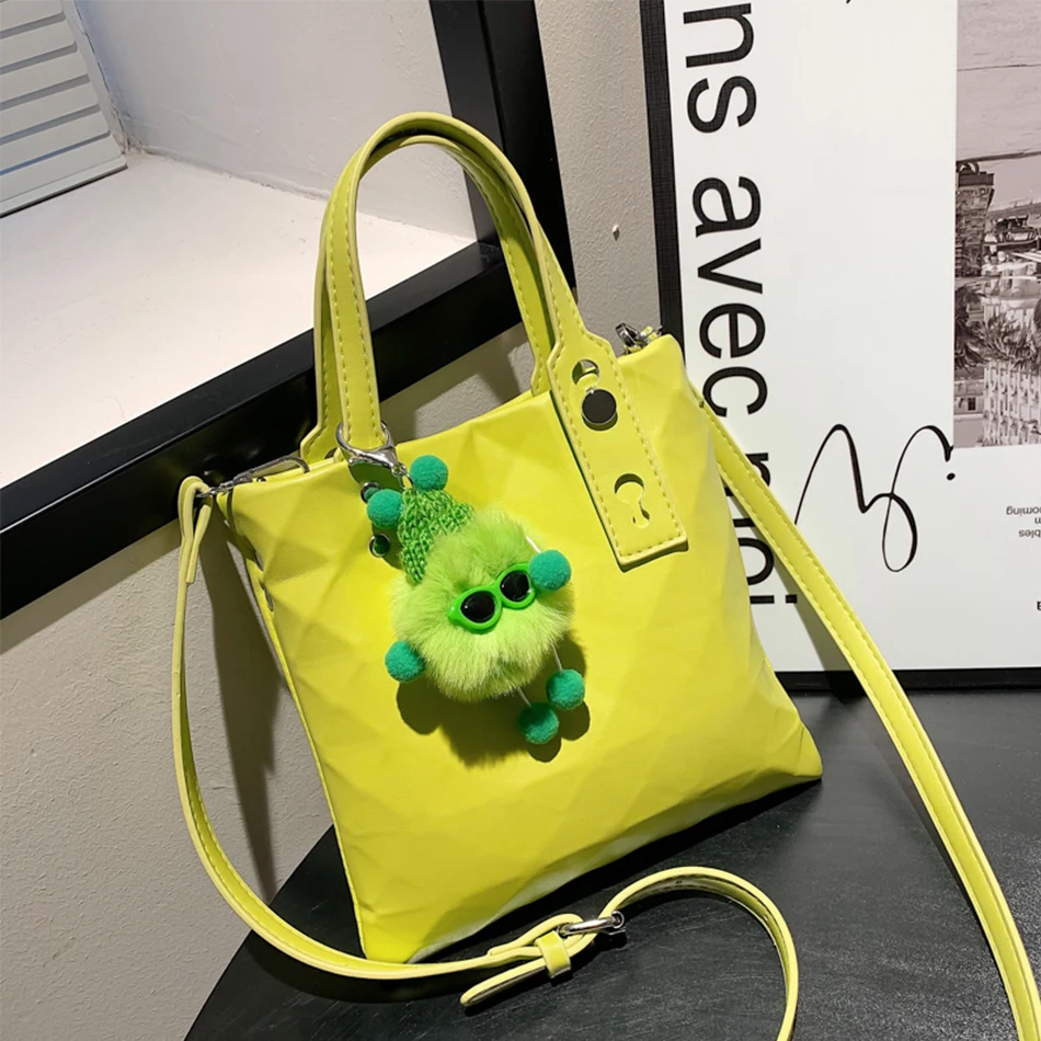 Designer Brand Pleated Women's Handbag Soft PU Leather Cute Shoulder Crossbody Bag Spring 2022 Fashion Luxury Messenger Bags Sac
Designer Brand Pleated Women's Handbag Soft PU Leather Cute Shoulder Crossbody Bag Spring 2022 Fashion Luxury Messenger Bags Sac