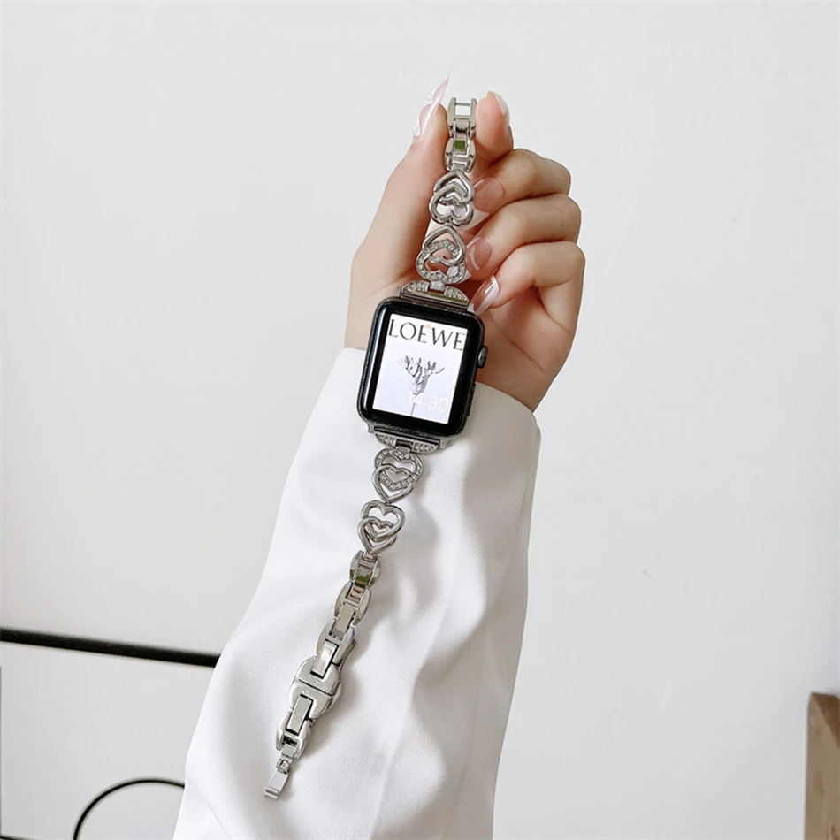 Ремешок из нержавеющей стали для Apple Watch Band 8 7 6 SE 5 45 мм 44 мм 42 мм, роскошный браслет с двумя сердечками для IWatch Ultra 49 мм 41 мм 40 мм 38 мм
Ремешок из нержавеющей стали для Apple Watch Band 8 7 6 SE 5 45 мм 44 мм 42 мм, роскошный браслет с двумя сердечками для IWatch Ultra 49 мм 41 мм 40 мм 38 мм