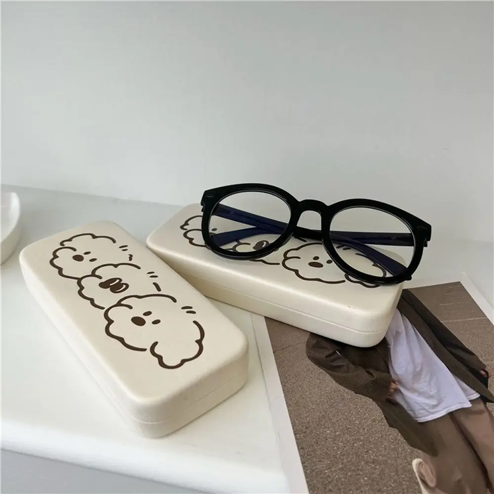 White Portable Simple Myopia Glasses Case Convenient Pressure Storage Box Bear Glasses Case Student Glasses Box
White Portable Simple Myopia Glasses Case Convenient Pressure Storage Box Bear Glasses Case Student Glasses Box