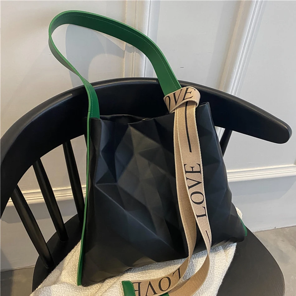 Winter Luxury Women's Folds Shoulder Bag Top Quality PU Leather Handbag Designer Large Capacity Ladies Shopping New Tote Bag Sac
Winter Luxury Women's Folds Shoulder Bag Top Quality PU Leather Handbag Designer Large Capacity Ladies Shopping New Tote Bag Sac