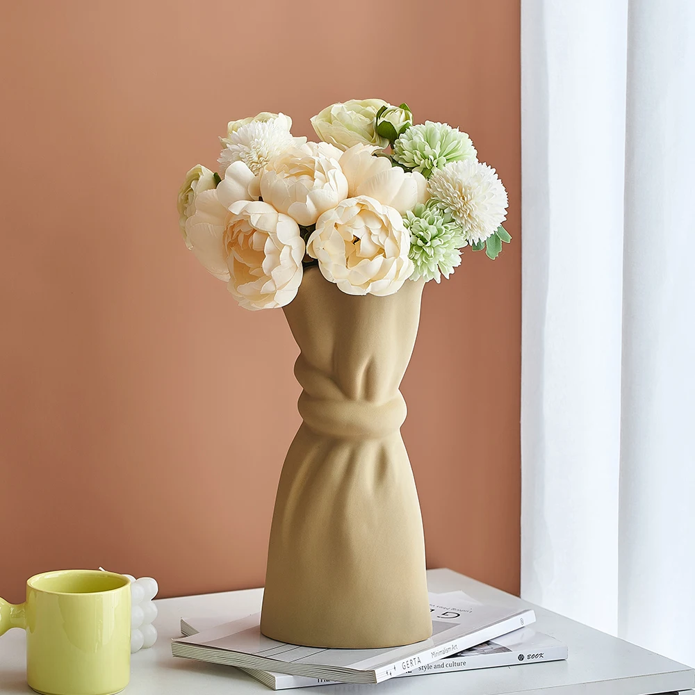 Creative Ceramic Vase Modern Home Living Table Room Decoration Retro Decoration Flower Pot Room Decoration Dried Flower Vase
Creative Ceramic Vase Modern Home Living Table Room Decoration Retro Decoration Flower Pot Room Decoration Dried Flower Vase