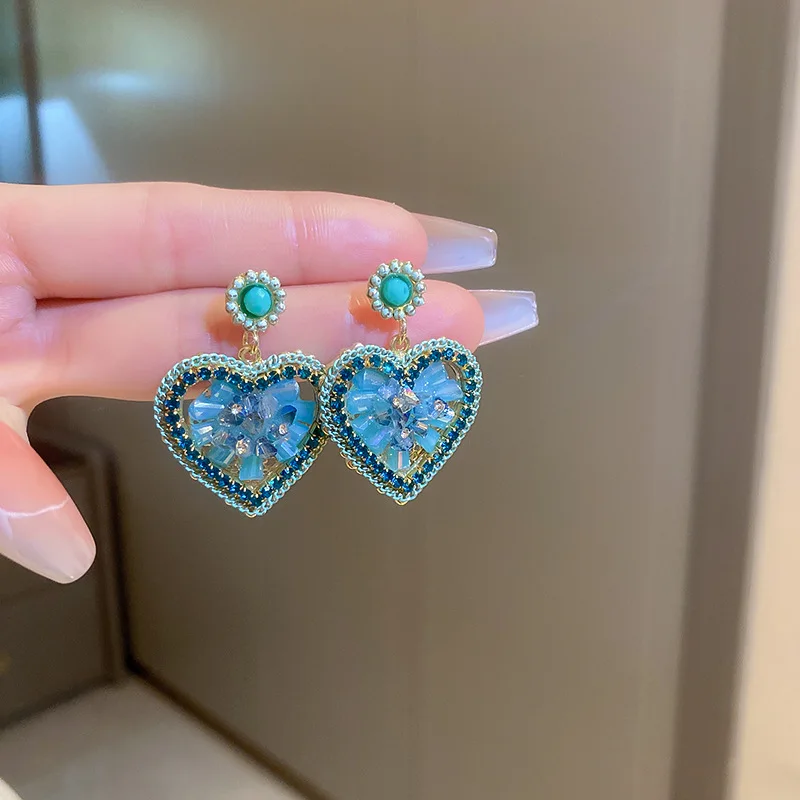 Luxury Jewelry Blue Pink Crystal Heart Drop Earrings For Women 2022 Korean Fashion Love Boucle d’oreille Femme Christmas Gifts
Luxury Jewelry Blue Pink Crystal Heart Drop Earrings For Women 2022 Korean Fashion Love Boucle d’oreille Femme Christmas Gifts