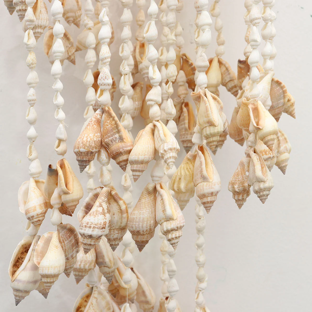 Natural Wind Chime Colorful Conch Shell Wind Chime Beach Hanging Ornament Mobiles Memorial Sympthy Gift for Ocean Home
Natural Wind Chime Colorful Conch Shell Wind Chime Beach Hanging Ornament Mobiles Memorial Sympthy Gift for Ocean Home