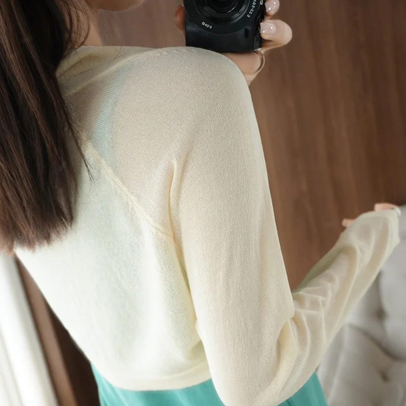 Lce Silk Curved Beads Summer Sunscreen Shawl Temperament Joker Small Tank Top Ladies 23 New Thin Cardigan Blouse.
Lce Silk Curved Beads Summer Sunscreen Shawl Temperament Joker Small Tank Top Ladies 23 New Thin Cardigan Blouse.