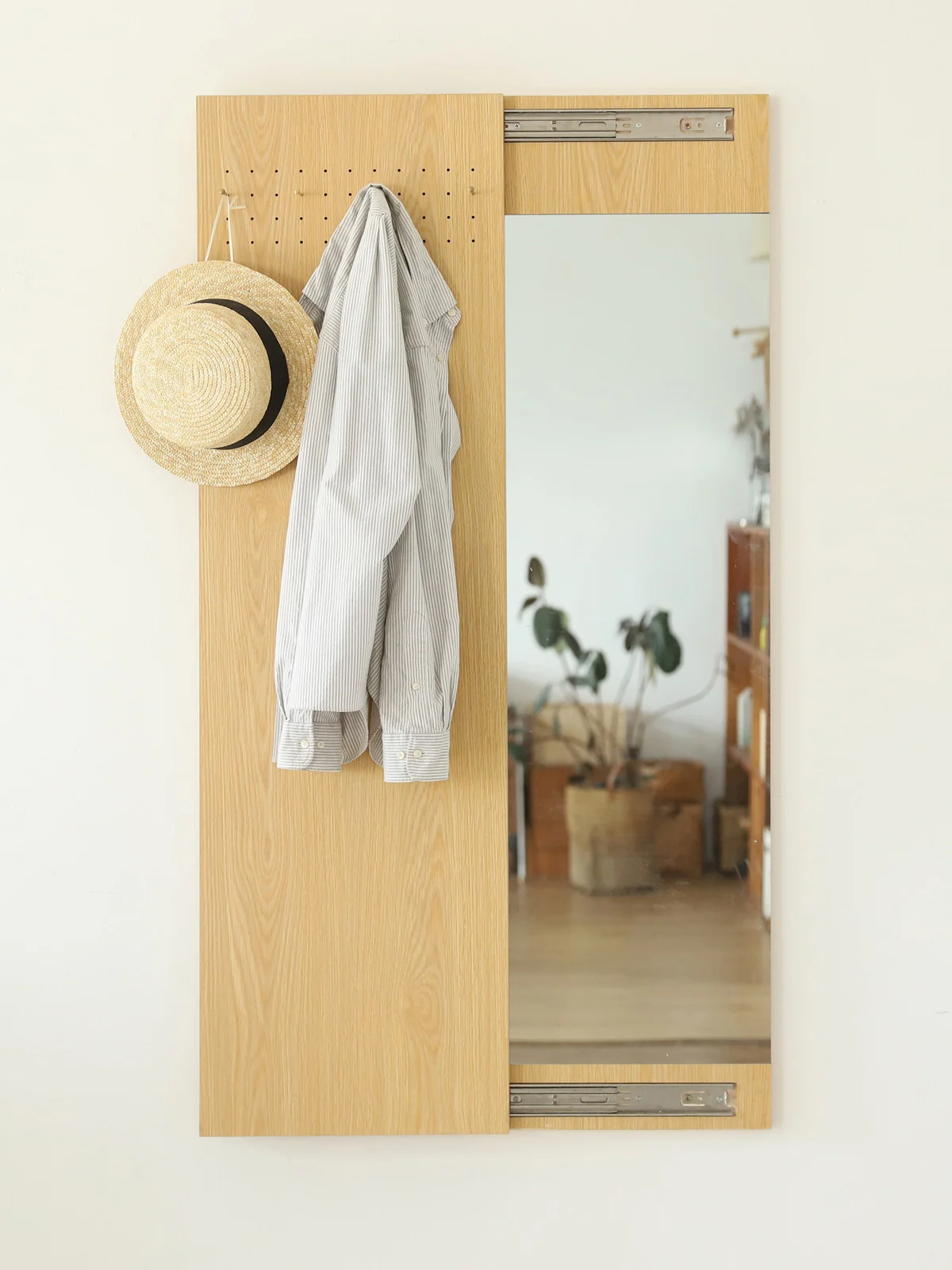 Full body mirror hole board hidden push-pull mirror small wood good product fitting mirror porch blocked invisible dressing
Full body mirror hole board hidden push-pull mirror small wood good product fitting mirror porch blocked invisible dressing