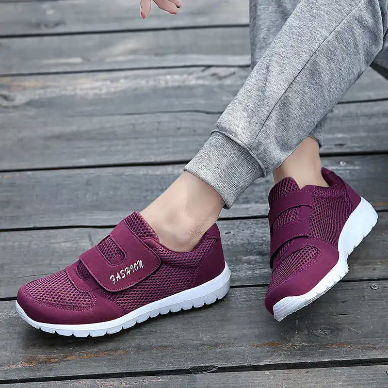 Man Loafers Trainers Luxury Men's White Sneakers Luxury Brand High Quality Non-Leather Casual Shoes Fitness Anime Shoe Tennis 
Man Loafers Trainers Luxury Men's White Sneakers Luxury Brand High Quality Non-Leather Casual Shoes Fitness Anime Shoe Tennis