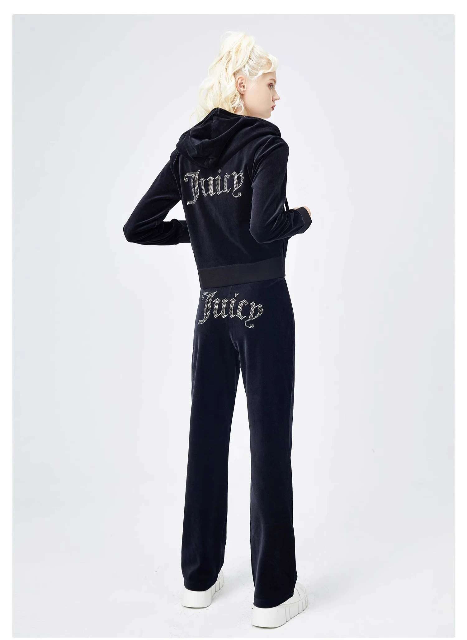 2023 Juicy Coutoure Women's 2 Piece Set Tracksuit Brand Velour Suit Female Sportswear Hoodies and Pants Trousers Pant Sets Suits
2023 Juicy Coutoure Women's 2 Piece Set Tracksuit Brand Velour Suit Female Sportswear Hoodies and Pants Trousers Pant Sets Suits