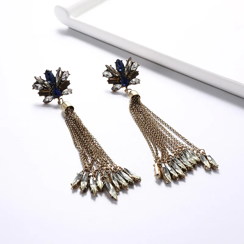 Retro Antiqued Gold Color Dark Blue Crystal Rhinestone Link Chain Tassel Pendant Drop Earrings for Women Girls Fashion Jewelry
Retro Antiqued Gold Color Dark Blue Crystal Rhinestone Link Chain Tassel Pendant Drop Earrings for Women Girls Fashion Jewelry
